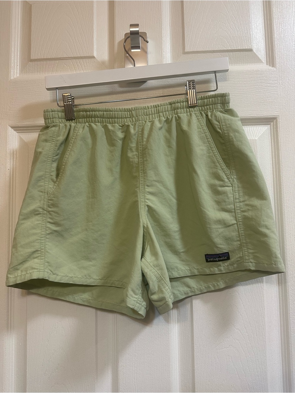 Patagonia Women's Sage Green Elastic-Waist Athletic Shorts size S
